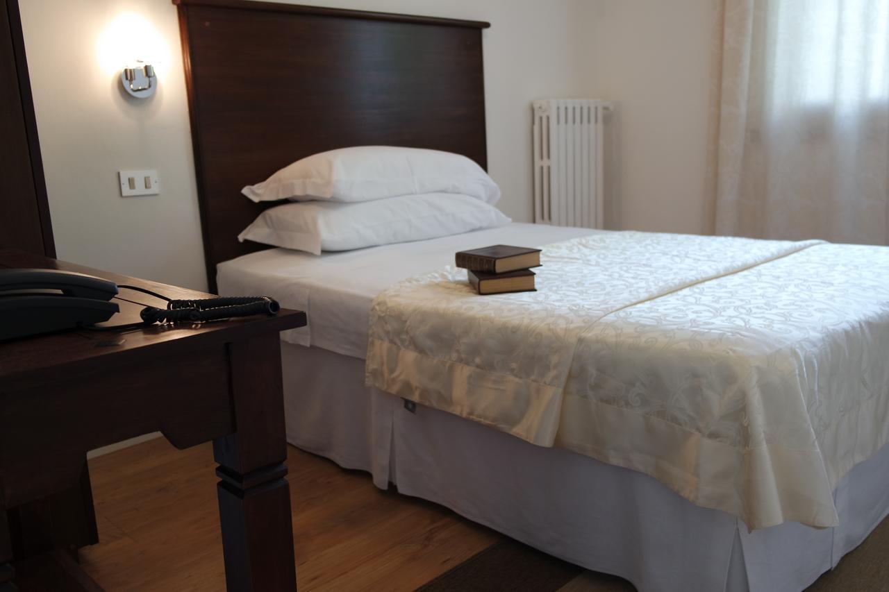 Livio Hotel 3*