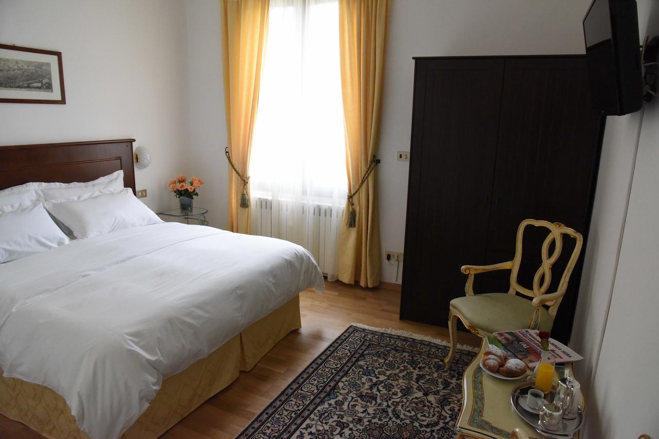 Livio Hotel 3*